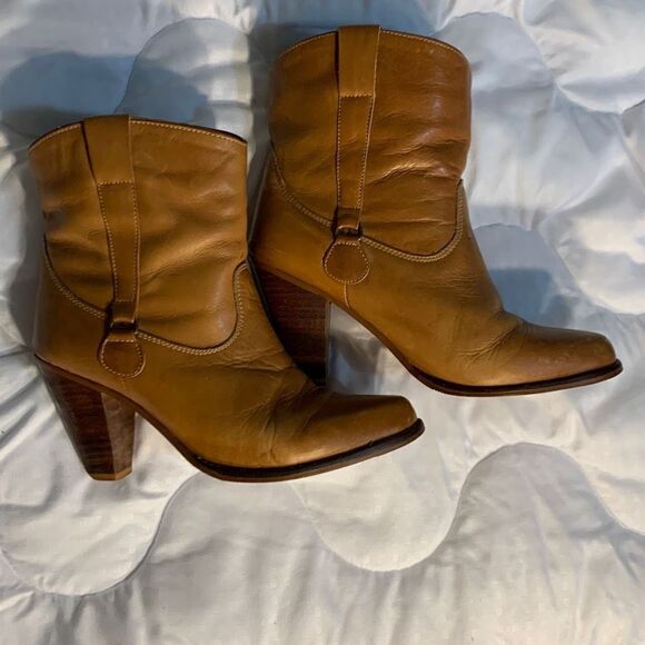 The Wild Pair Womens Cowgirl Leather boots Size 5.5 B